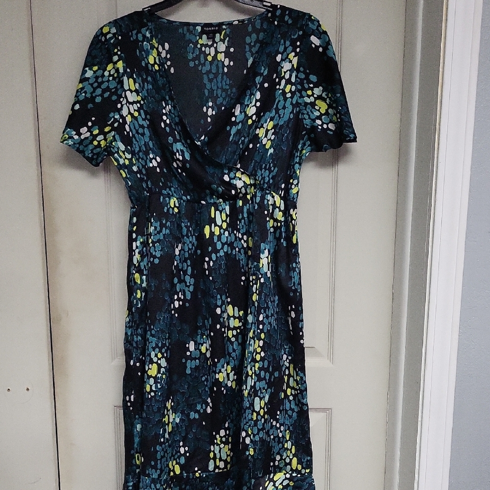 Torrid White and Yellow Wrap Midi Sundress